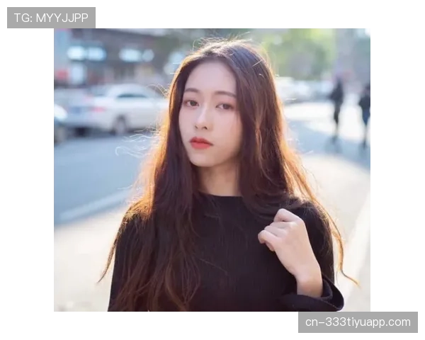 吴柳芳退役后直播跳舞，这反差谁看了不愣一下？